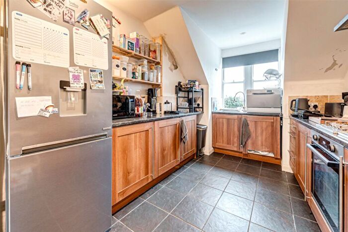 1 Bedroom Flat For Sale In Chaucer Road, Worthing, West Sussex, BN11