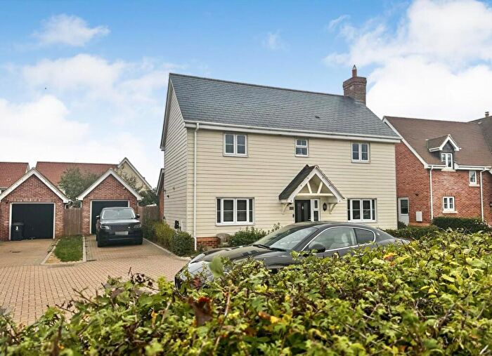 4 Bedroom Detached House For Sale In Elm Way, Chelmsford, CM3