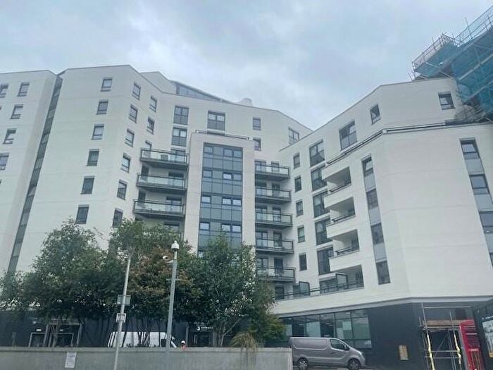 2 Bedroom Apartment To Rent In Gateway South, Leeds City Centre, LS9