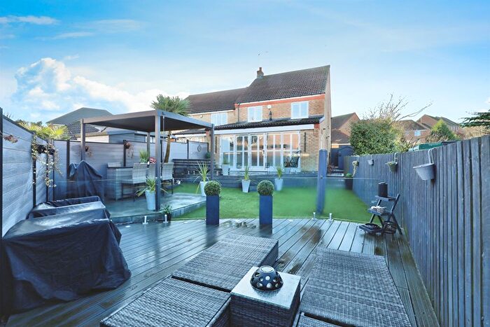 3 Bedroom Detached House For Sale In Oxclose Park Rise, Halfway, Sheffield, S20