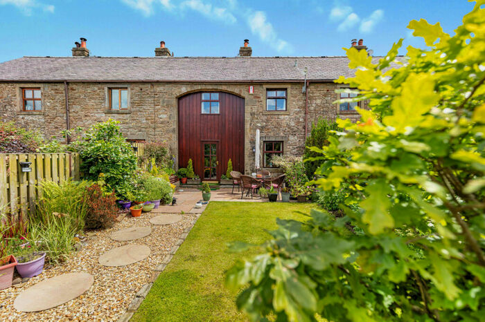 3 Bedroom Barn Conversion For Sale In Bradley Court, Thornley Road, Clitheroe, BB7