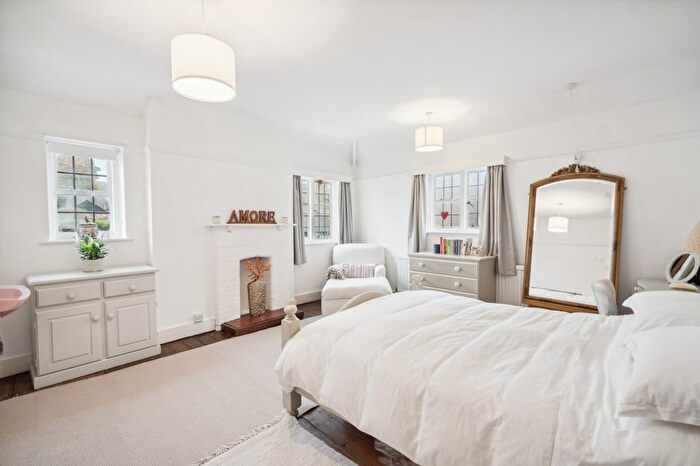 3 Bedroom End Of Terrace House For Sale In High Street, Amersham, Buckinghamshire, HP7