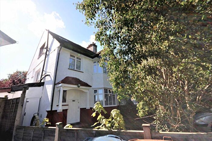 Studio To Rent In Whitchurch Lane, Edgware, HA8