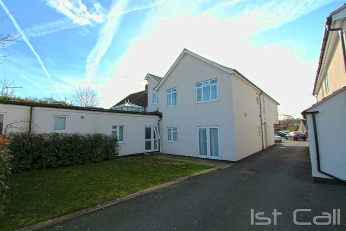 1 Bedroom Flat To Rent In Flat, Rayleigh RoadLeigh On SeaEssex, SS9