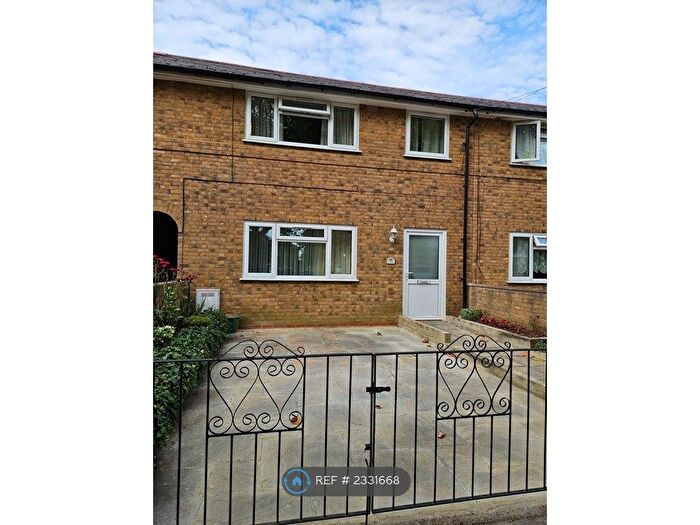 3 Bedroom Terraced House To Rent In Whitethorn Avenue, West Drayton, UB7