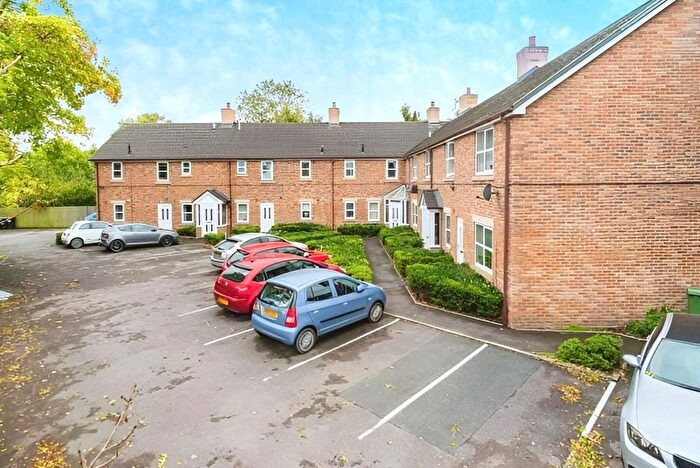 2 Bedroom Flat To Rent In Orleton Lane, Wellington, Telford, Shropshire, TF1