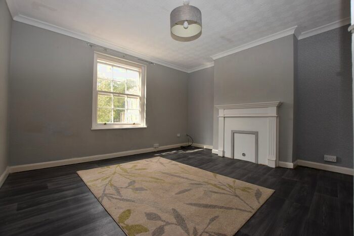 2 Bedroom Flat To Rent In Church Street, Gainsborough, DN21