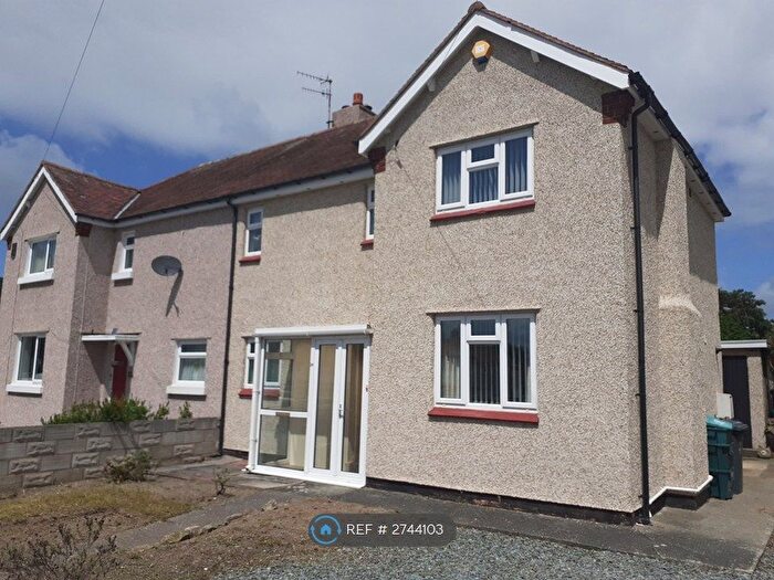 3 Bedroom Semi-Detached House To Rent In Ffordd Dyffryn, Mochdre, Colwyn Bay, LL28