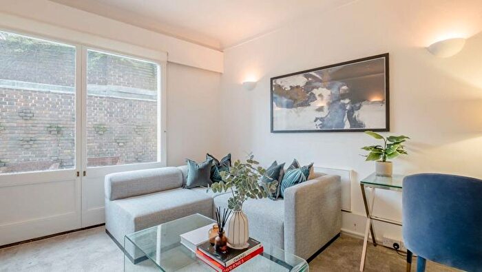 2 Bedroom Apartment To Rent In Strathmore Court, Park Road, St Johns Wood, London, NW8
