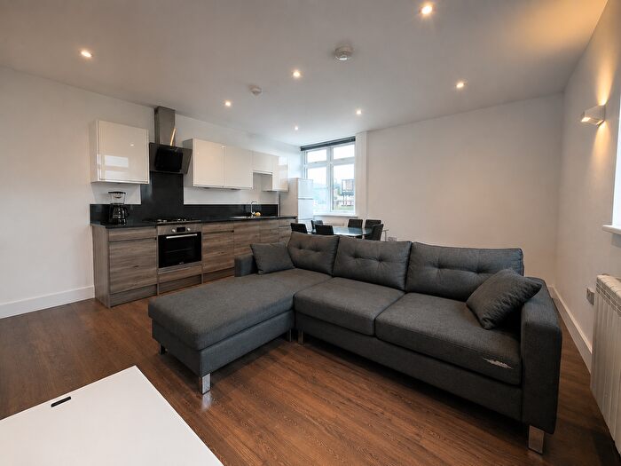 3 Bedroom Flat To Rent In London Road, North Cheam, SM3