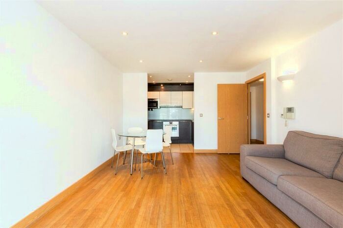 1 Bedroom Apartment To Rent In Terrace Apartments, Drayton Park, London, N5