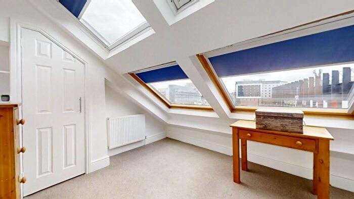 3 Bedroom Semi-Detached House To Rent In Shoreham Street, Sheffield, S2