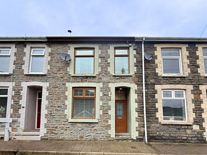 3 Bedroom Terraced House For Sale In Kingsbury Place, Cwmaman, CF44