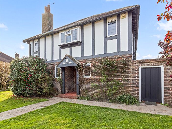 4 Bedroom Detached House For Sale In Lansdowne Road, Worthing, BN11