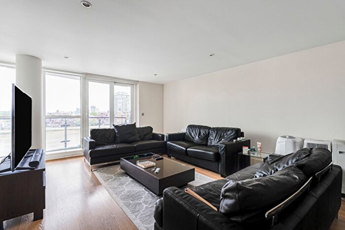 3 Bedroom Flat To Rent In St. George Wharf, London, SW8