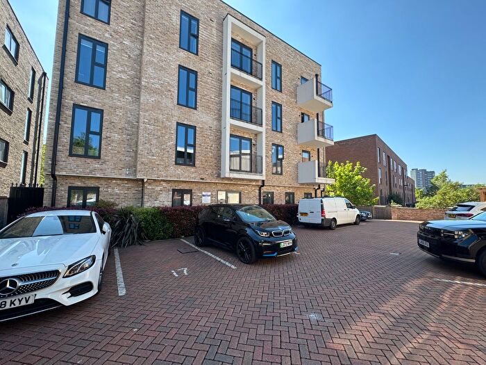 2 Bedroom Flat To Rent In Telegraph Ave, London, NW9