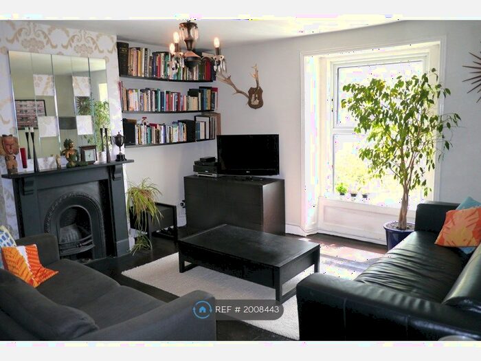 3 Bedroom Flat To Rent In West Park, Bristol, BS8