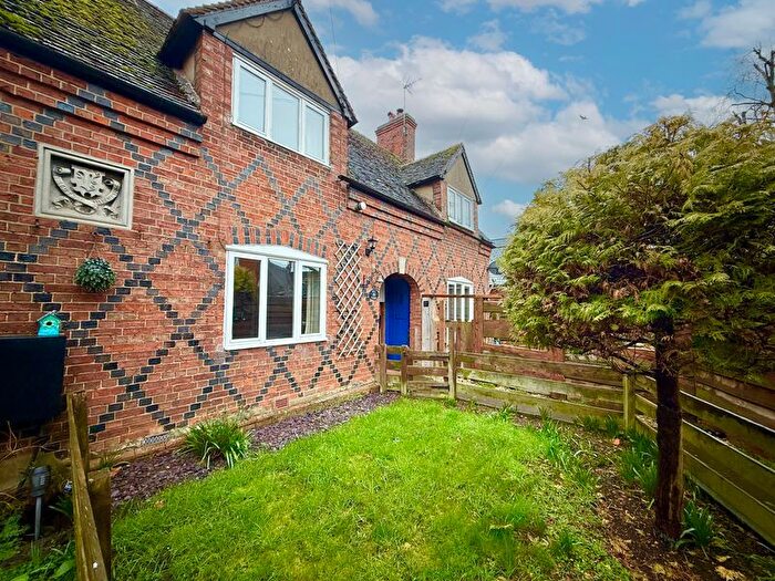 2 Bedroom Cottage For Sale In Church Street, Wing, LU7