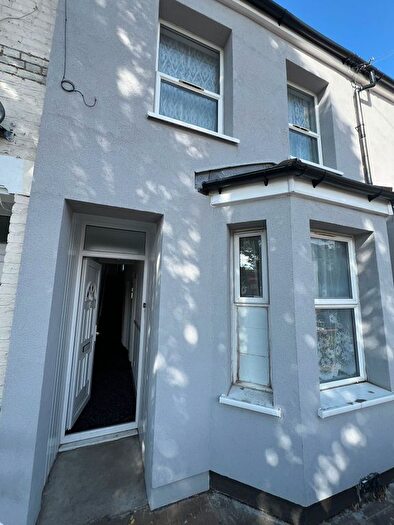 4 Bedroom Terraced House To Rent In Queens Road, Southall, UB2