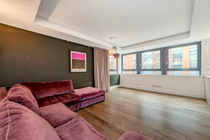 2 Bedroom Apartment To Rent In Benjamin Street Clerkenwell, EC1M