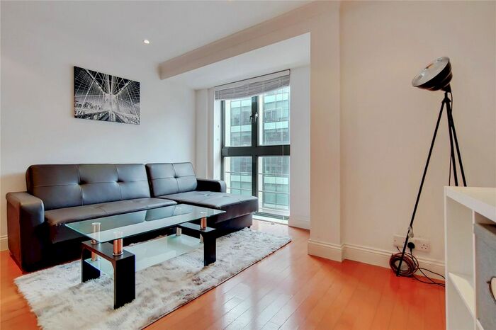 2 Bedroom Flat To Rent In Vauxhall Bridge Road, Westminster, London, SW1V