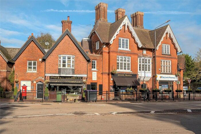 1 Bedroom Flat To Rent In The Square, Sevenoaks, Kent, TN13