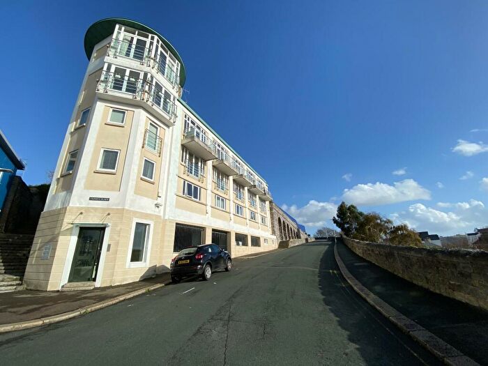 3 Bedroom Town House To Rent In Cliff Road, Plymouth, PL1