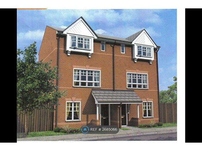 4 Bedroom Semi Detached House To Rent In Alderglen Road, Manchester, M8