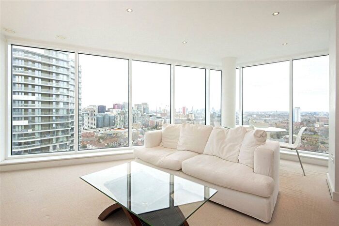 2 Bedroom Flat To Rent In Alaska Apartments, Western Gateway, E16