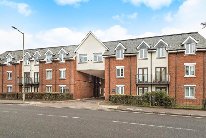 2 Bedroom Flat To Rent In Sanders Place, Walsworth Road, Hitchin, SG4