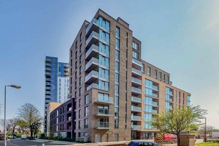 3 Bedroom Flat To Rent In Newnton Close, London, N4