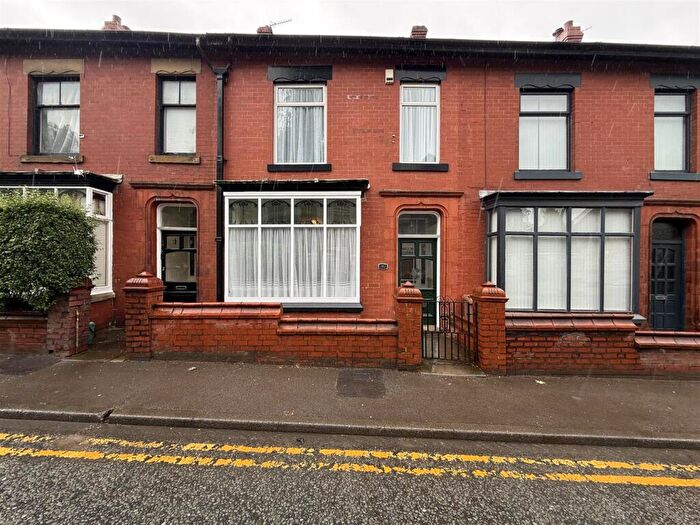 3 Bedroom Terraced House For Sale In Oldham Road, Springhead, Oldham, OL4