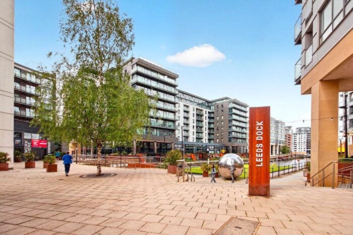 1 Bedroom Flat For Sale In La Salle, Clarence Docks, Chadwick Street, Leeds, LS10