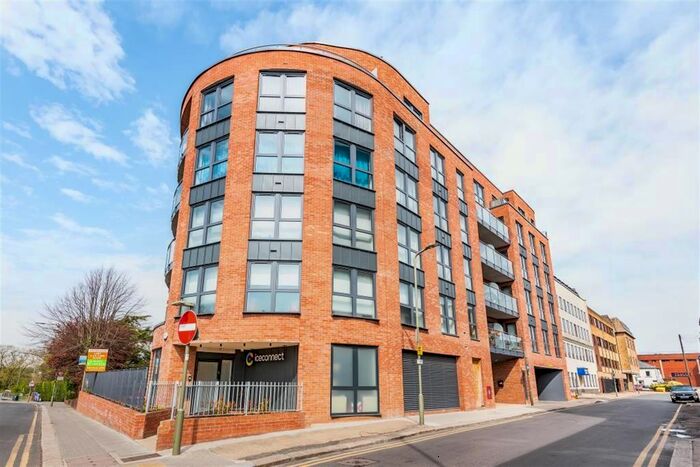 1 Bedroom Flat To Rent In The Arc, Adastra House, Barnet, N3