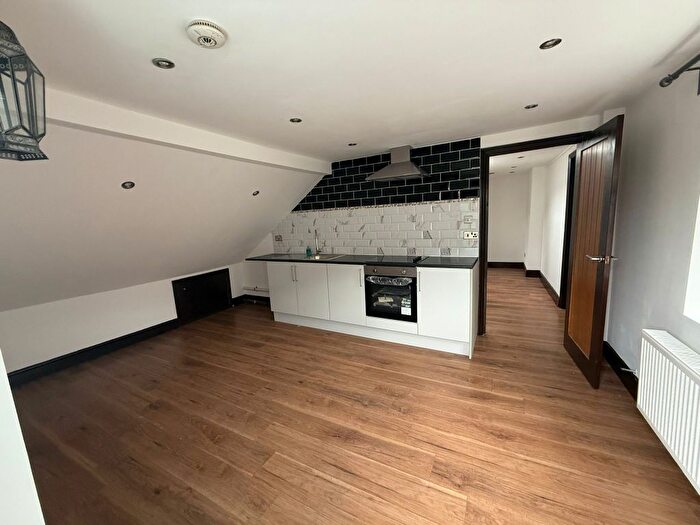 2 Bedroom Flat To Rent In Beecholme Avenue, Mitcham, CR4