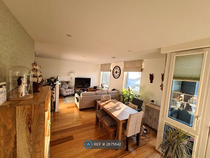 2 Bedroom Flat To Rent In Levett House, Southall, UB2