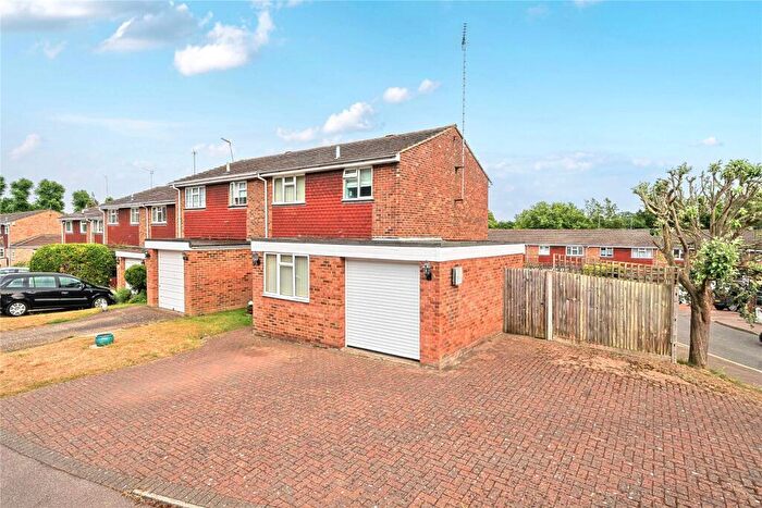 4 Bedroom End Of Terrace House For Sale In Clovelly Way, Orpington, BR6