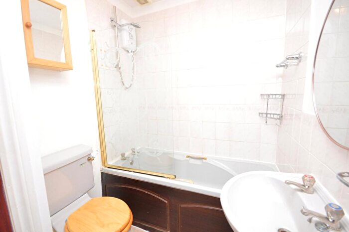 1 Bedroom Flat For Sale In Queens Road, Exeter, Devon, EX2