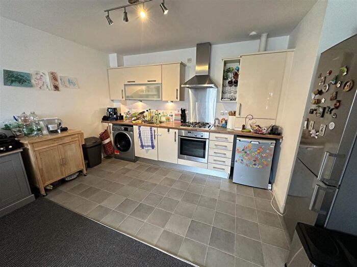 2 Bedroom Flat For Sale In Lawnhurst Avenue, Wythenshawe, Manchester, M23
