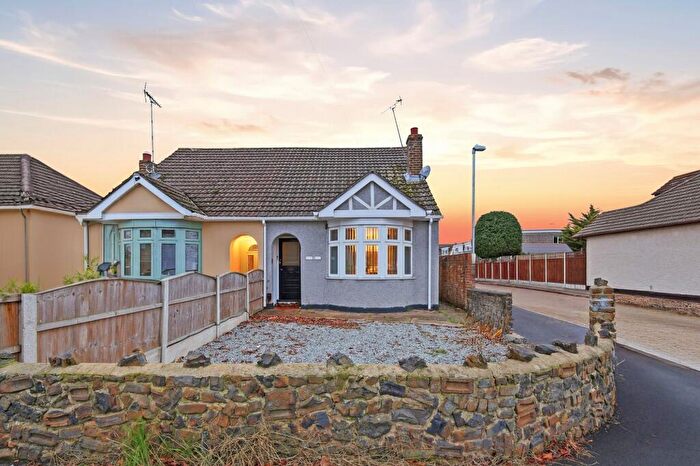 3 Bedroom Semi-Detached House For Sale In Victoria Avenue, Grays, RM16