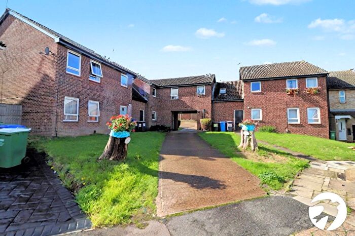 1 Bedroom Studio To Rent In Wyatt Road, Crayford, Dartford, DA1