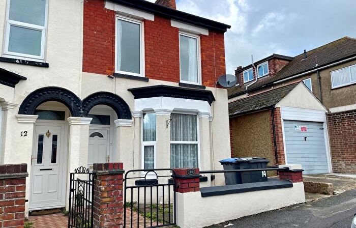 2 Bedroom End Of Terrace House To Rent In Limes Road, Dover, Kent, CT16