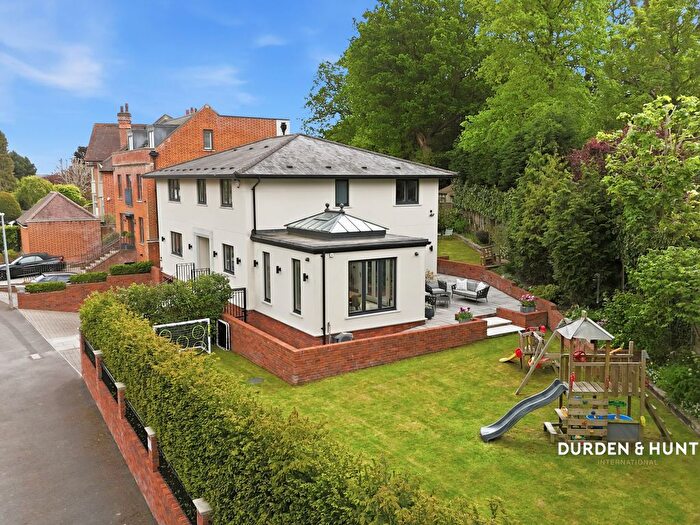 4 Bedroom Detached House For Sale In Ollards Grove, Loughton, IG10