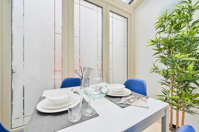1 Bedroom Flat To Rent In West Eaton Place, Belgravia, London, SW1X