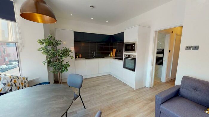 2 Bedroom Flat To Rent In Monthermer Road, Cardiff, CF24