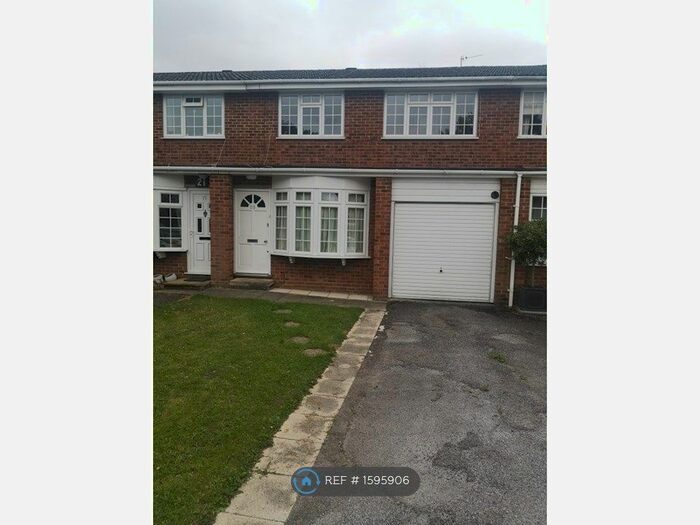 3 Bedroom Terraced House To Rent In St. Marys Road, Sindlesham, Wokingham, RG41