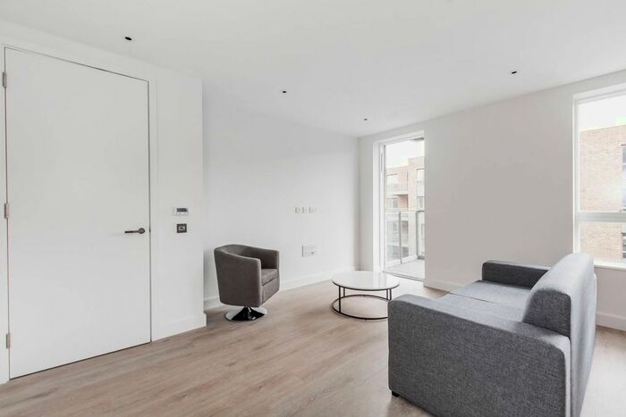 1 Bedroom Flat To Rent In High Street, Hornsey, London, N8