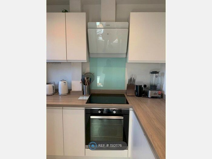 1 Bedroom Flat To Rent In Deloraine House, London, SE8