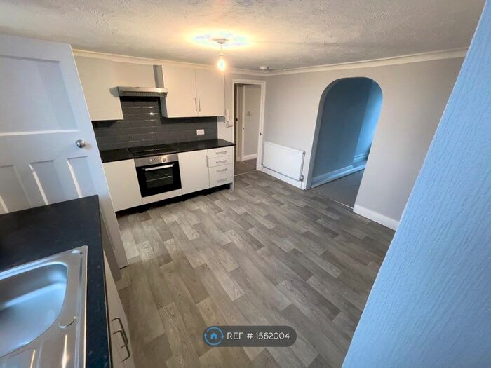 1 Bedroom Flat To Rent In A Albert Parade, Eastbourne, BN21