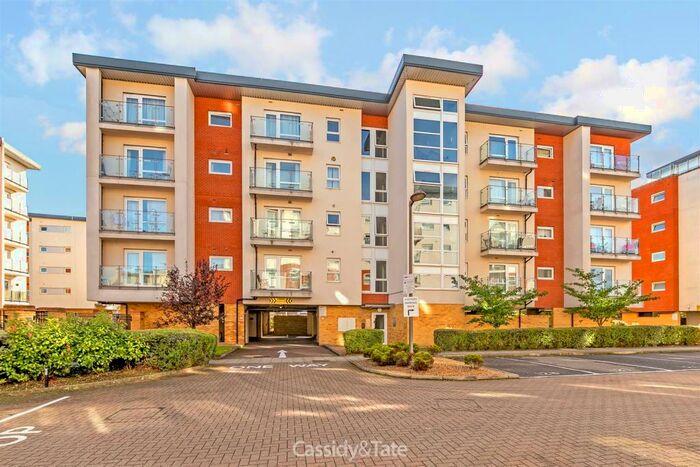 2 Bedroom Flat To Rent In Clarkson Court, Hatfield, AL10